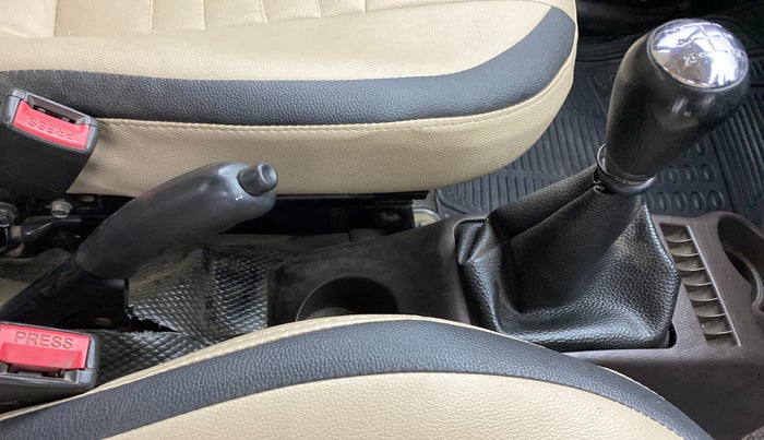 2013 Hyundai Santro Xing GLS, Petrol, Manual, 69,699 km, Gear Lever