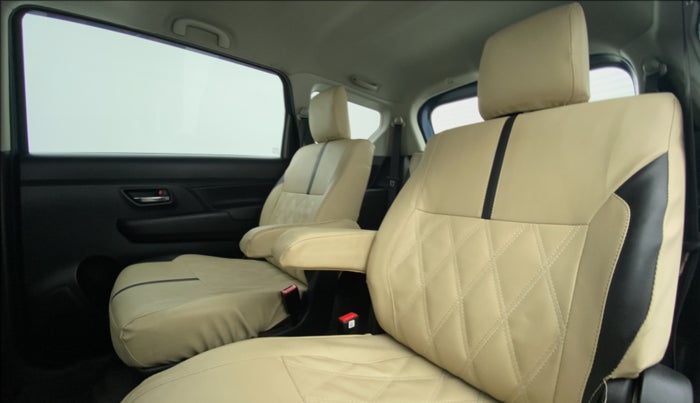 2020 Maruti XL6 ALPHA SHVS  MT, Petrol, Manual, 9,930 km, Right Side Rear Door Cabin