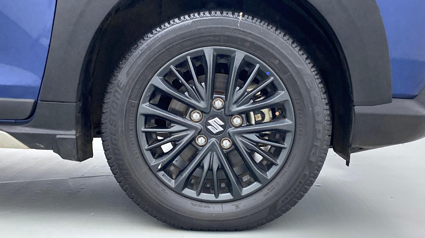2020 Maruti XL6 ALPHA SHVS  MT, Petrol, Manual, 9,930 km, Right Front Wheel