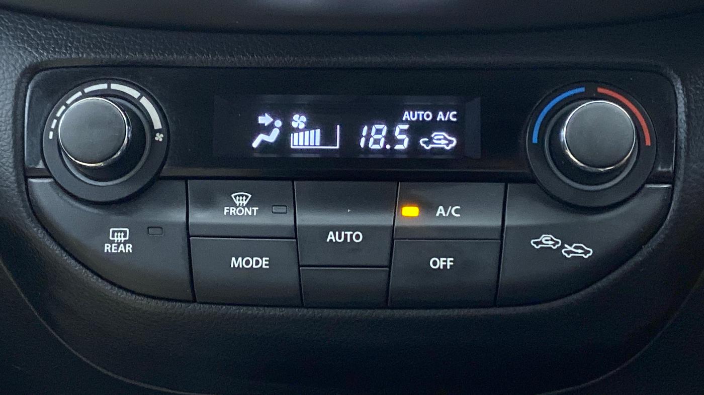 2020 Maruti XL6 ALPHA SHVS  MT, Petrol, Manual, 9,930 km, Automatic Climate Control