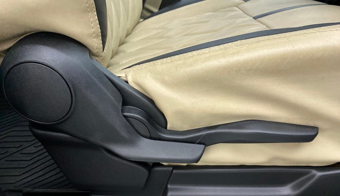 2020 Maruti XL6 ALPHA SHVS  MT, Petrol, Manual, 9,930 km, Driver Side Adjustment Panel