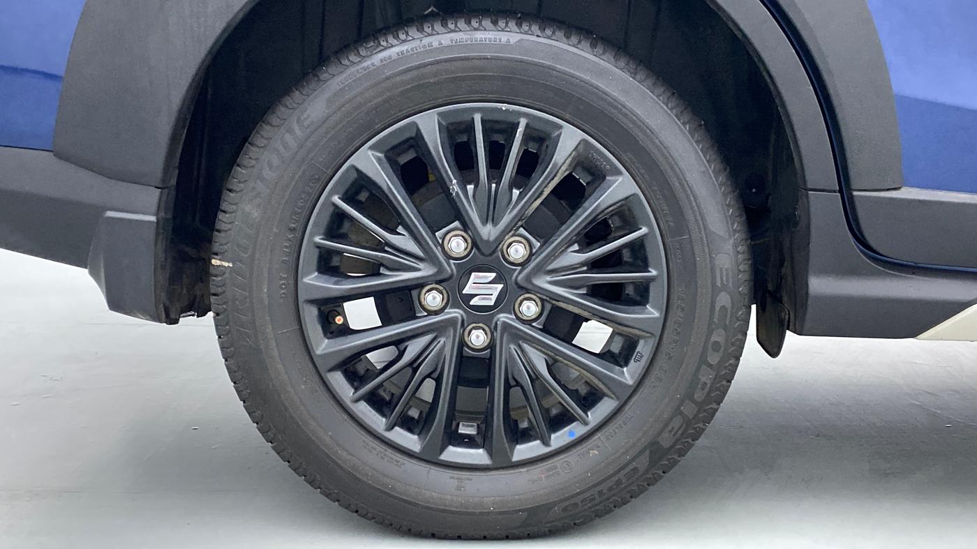 2020 Maruti XL6 ALPHA SHVS  MT, Petrol, Manual, 9,930 km, Right Rear Wheel