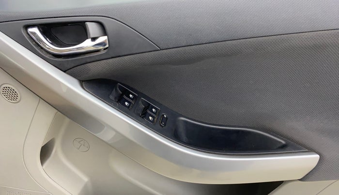 2018 Tata NEXON XZA PLUS PETROL, Petrol, Automatic, 45,315 km, Driver Side Door Panels Control