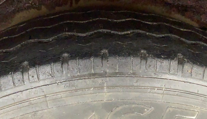2010 Hyundai i10 MAGNA 1.2, Petrol, Manual, 99,873 km, Right Rear Tyre Tread