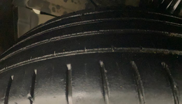 2021 Maruti Baleno ALPHA CVT PETROL 1.2, Petrol, Automatic, 62,075 km, Left Front Tyre Tread