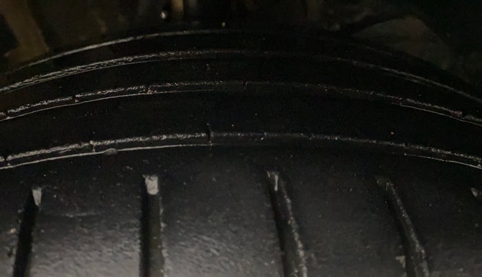 2021 Maruti Baleno ALPHA CVT PETROL 1.2, Petrol, Automatic, 62,075 km, Right Front Tyre Tread