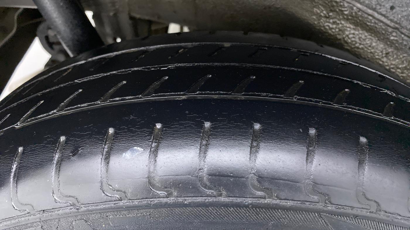 2018 Maruti Wagon R 1.0 VXI AMT, Petrol, Automatic, 40,765 km, Right Rear Tyre Tread