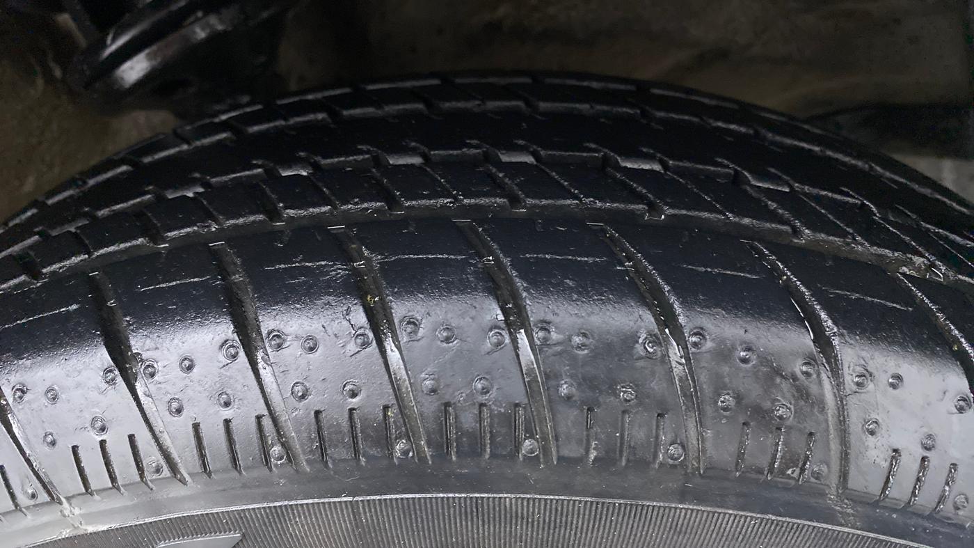2018 Maruti Wagon R 1.0 VXI AMT, Petrol, Automatic, 40,765 km, Right Front Tyre Tread