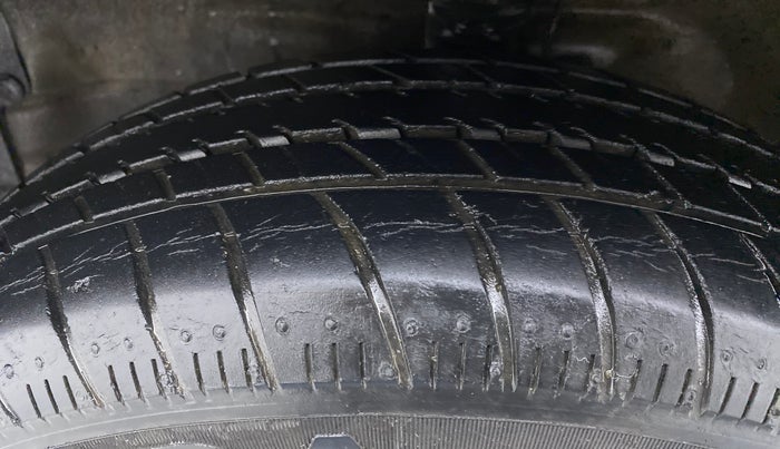 2018 Maruti Wagon R 1.0 VXI AMT, Petrol, Automatic, 40,765 km, Left Front Tyre Tread