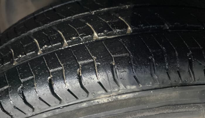 2017 Tata Tiago XM PETROL, Petrol, Manual, 67,995 km, Left Front Tyre Tread