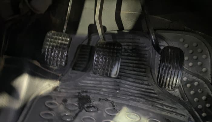 2017 Tata Tiago XM PETROL, Petrol, Manual, 67,995 km, Pedals