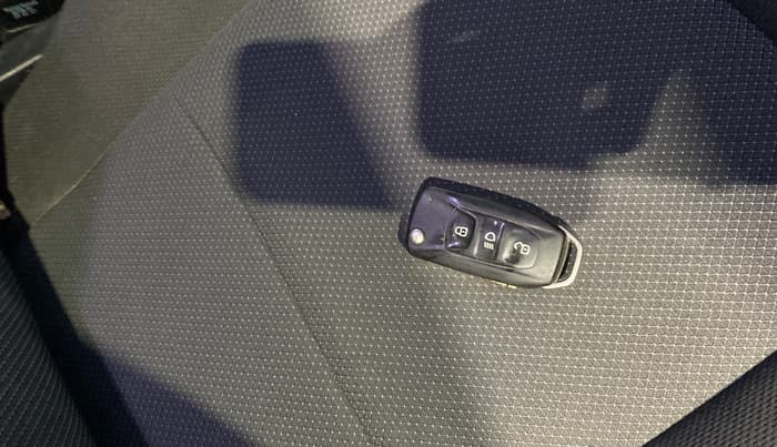 2017 Tata Tiago XM PETROL, Petrol, Manual, 67,995 km, Key Close Up