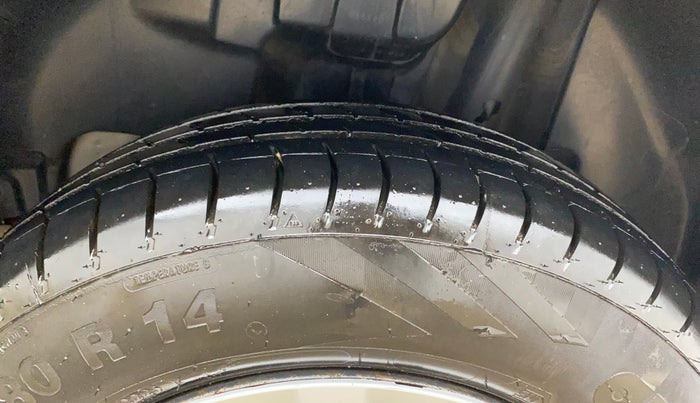 2022 Maruti Swift VXI, Petrol, Manual, 59,406 km, Left Rear Tyre Tread