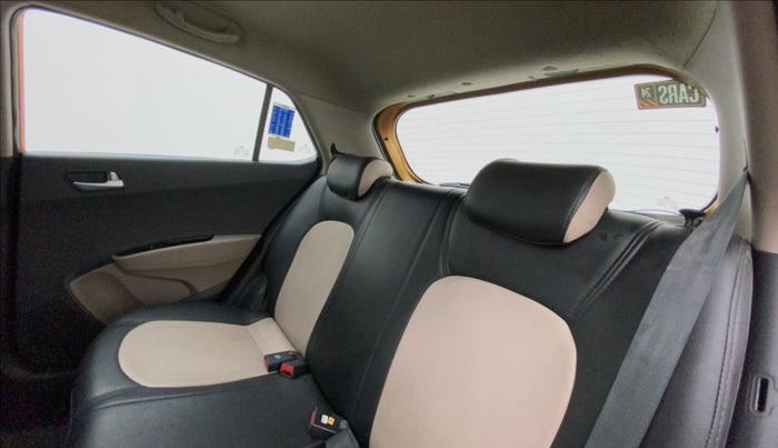 2014 Hyundai Grand i10 ASTA AT 1.2 KAPPA VTVT, Petrol, Automatic, 42,627 km, Right Side Rear Door Cabin