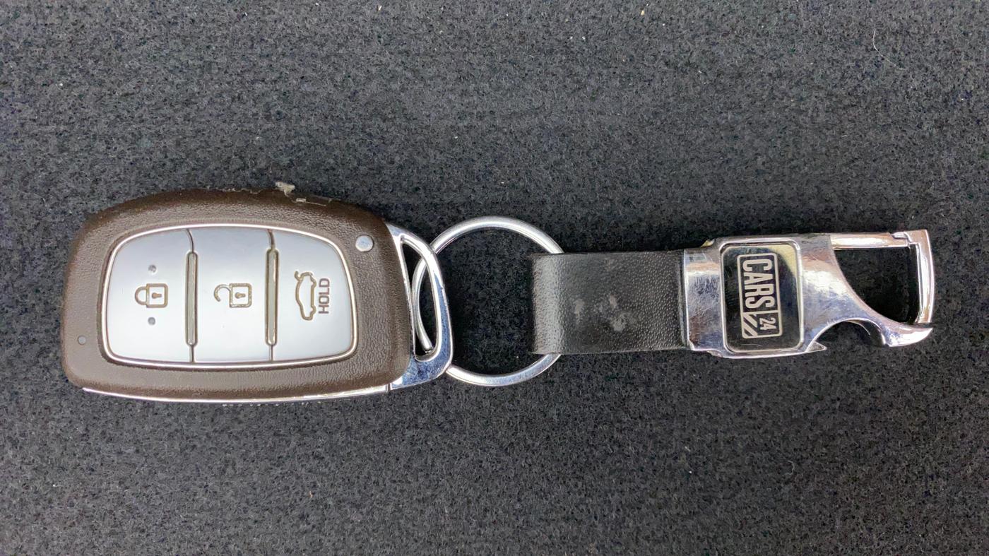 2014 Hyundai Grand i10 ASTA AT 1.2 KAPPA VTVT, Petrol, Automatic, 42,627 km, Key Close Up