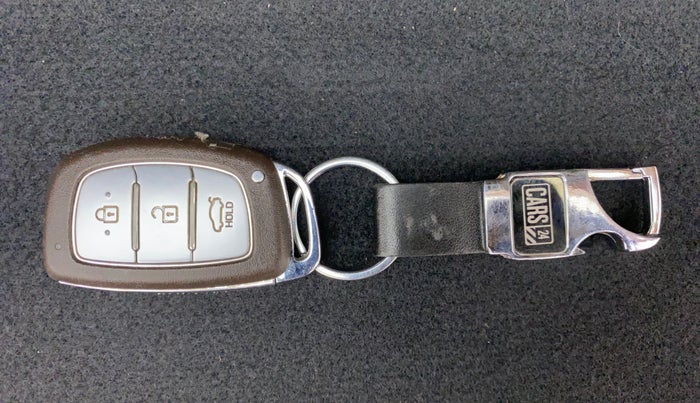 2014 Hyundai Grand i10 ASTA AT 1.2 KAPPA VTVT, Petrol, Automatic, 42,627 km, Key Close Up