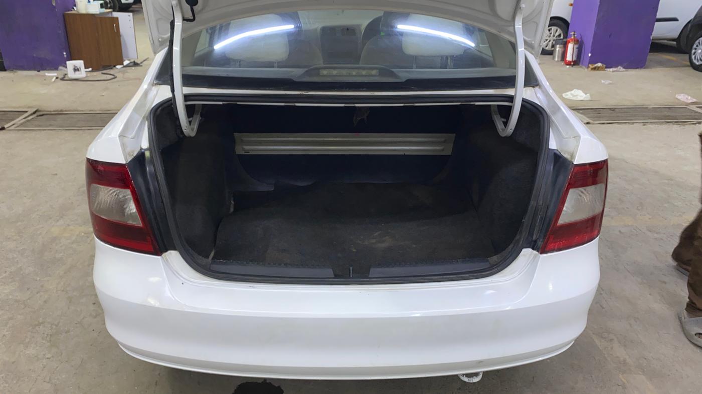 2014 Skoda Rapid 1.6 MPI ACTIVE, Petrol, Manual, 94,421 km, Boot Inside