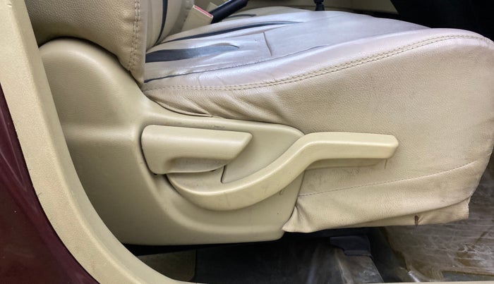 2015 Honda Mobilio 1.5L I-VTEC S, Petrol, Manual, 69,638 km, Driver Side Adjustment Panel