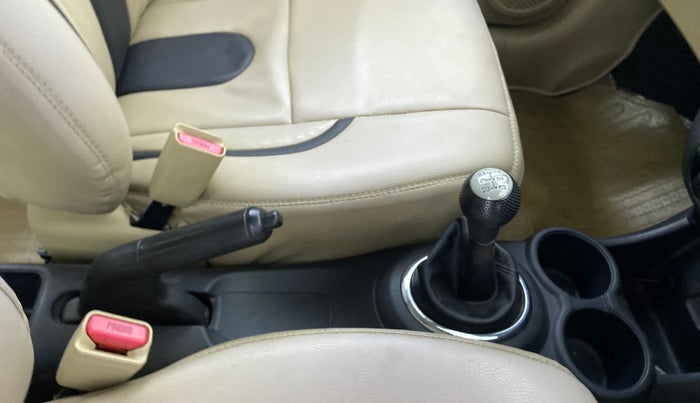 2015 Honda Mobilio 1.5L I-VTEC S, Petrol, Manual, 69,638 km, Gear Lever