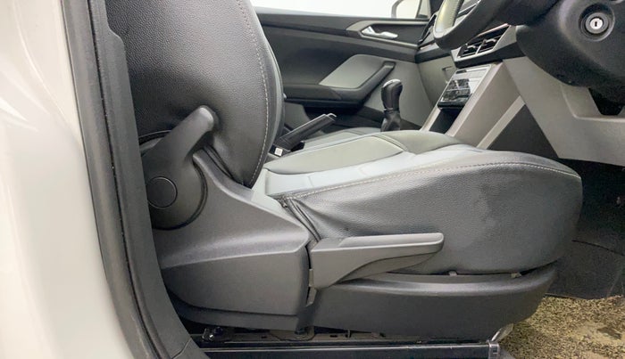 2021 Skoda KUSHAQ AMBITION 1.0L TSI MT, Petrol, Manual, 47,872 km, Driver Side Adjustment Panel