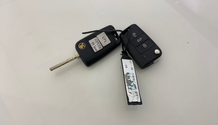 2021 Skoda KUSHAQ AMBITION 1.0L TSI MT, Petrol, Manual, 47,872 km, Key Close Up