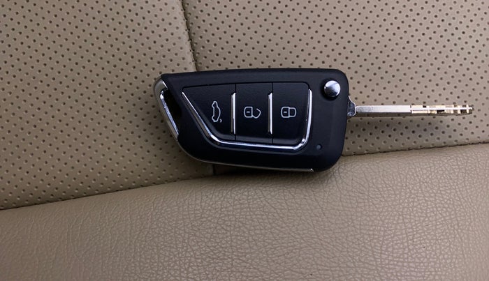 2016 Honda Jazz 1.2L I-VTEC V AT, Petrol, Automatic, 43,019 km, Key Close Up