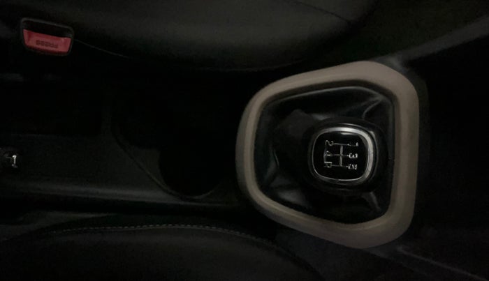 2017 Hyundai Grand i10 SPORTZ (O) 1.2 KAPPA VTVT, CNG, Manual, 86,122 km, Gear Lever