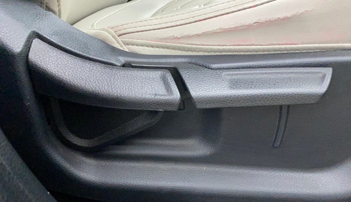 2022 KIA SELTOS HTX 1.5 PETROL, Petrol, Manual, 44,370 km, Driver Side Adjustment Panel