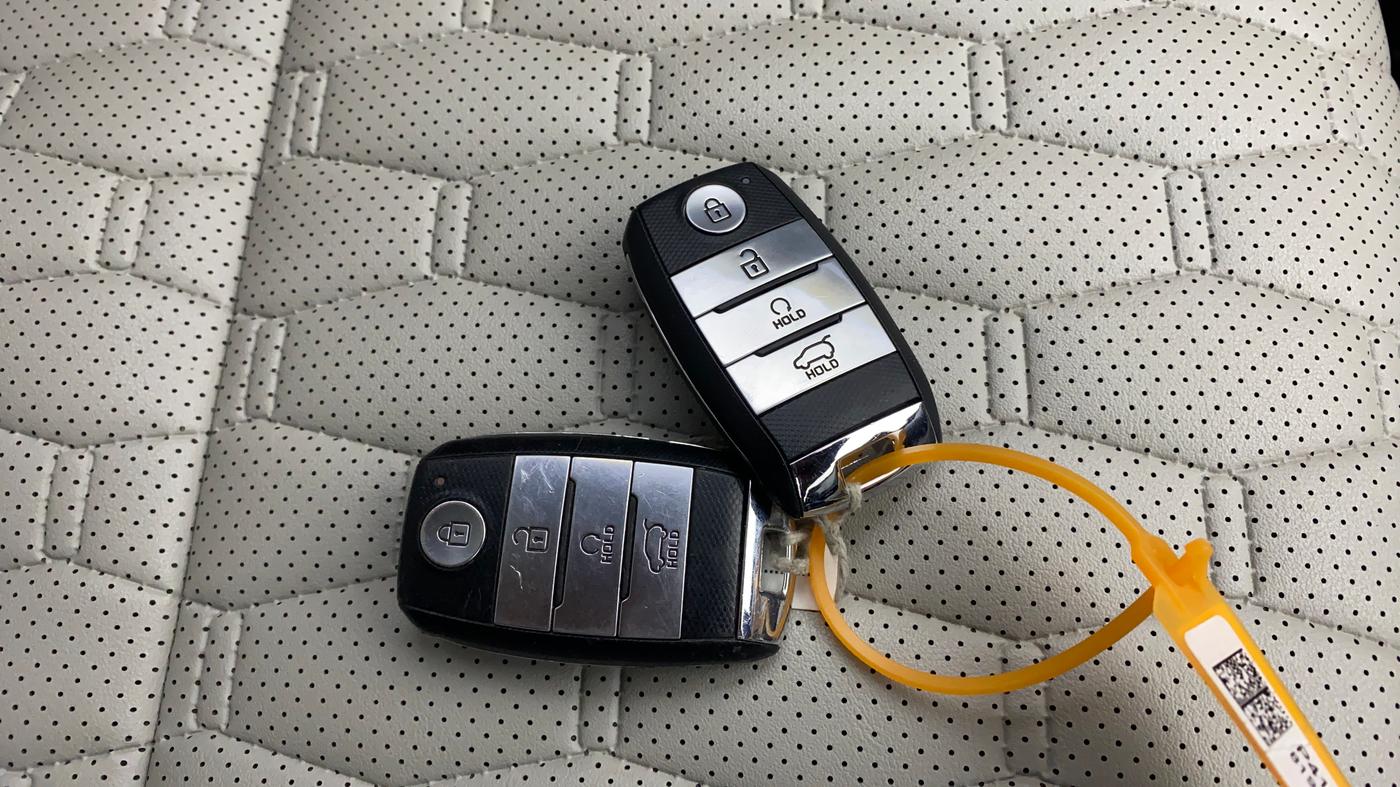 2022 KIA SELTOS HTX 1.5 PETROL, Petrol, Manual, 43,182 km, Key Close Up