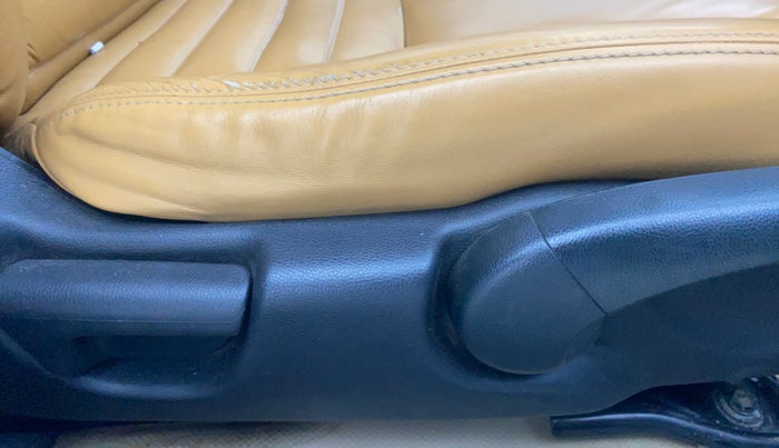 2017 Honda City 1.5L I-VTEC V MT, Petrol, Manual, 79,288 km, Driver Side Adjustment Panel