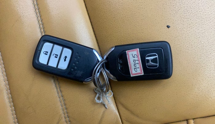 2017 Honda City 1.5L I-VTEC V MT, Petrol, Manual, 79,288 km, Key Close Up