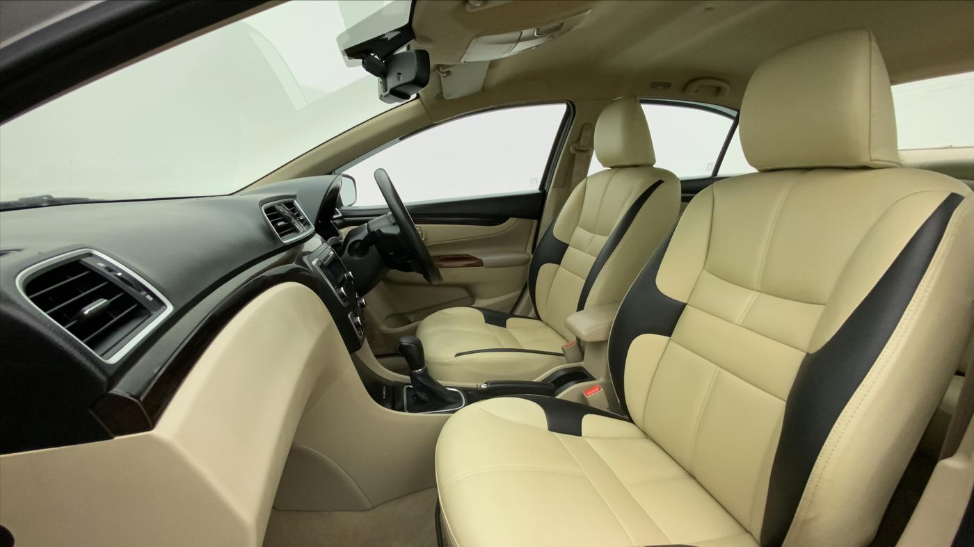 2018 Maruti Ciaz ZETA 1.4 VVT AMT, Petrol, Automatic, 40,111 km, Right Side Front Door Cabin