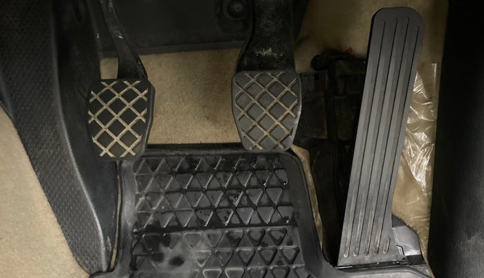 2014 Volkswagen Jetta HIGHLINE TDI, Diesel, Manual, 70,639 km, Pedals