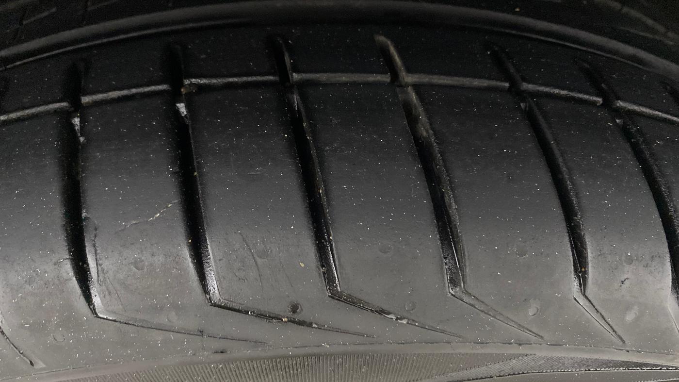 2014 Volkswagen Jetta HIGHLINE TDI, Diesel, Manual, 70,639 km, Left Rear Tyre Tread