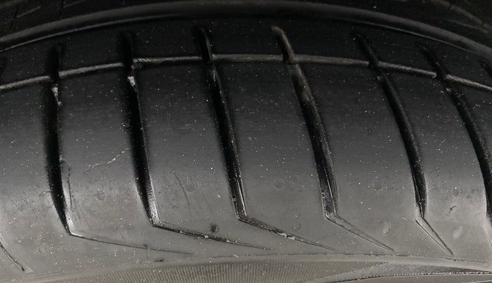 2014 Volkswagen Jetta HIGHLINE TDI, Diesel, Manual, 70,639 km, Left Rear Tyre Tread