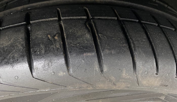 2014 Volkswagen Jetta HIGHLINE TDI, Diesel, Manual, 70,639 km, Right Rear Tyre Tread