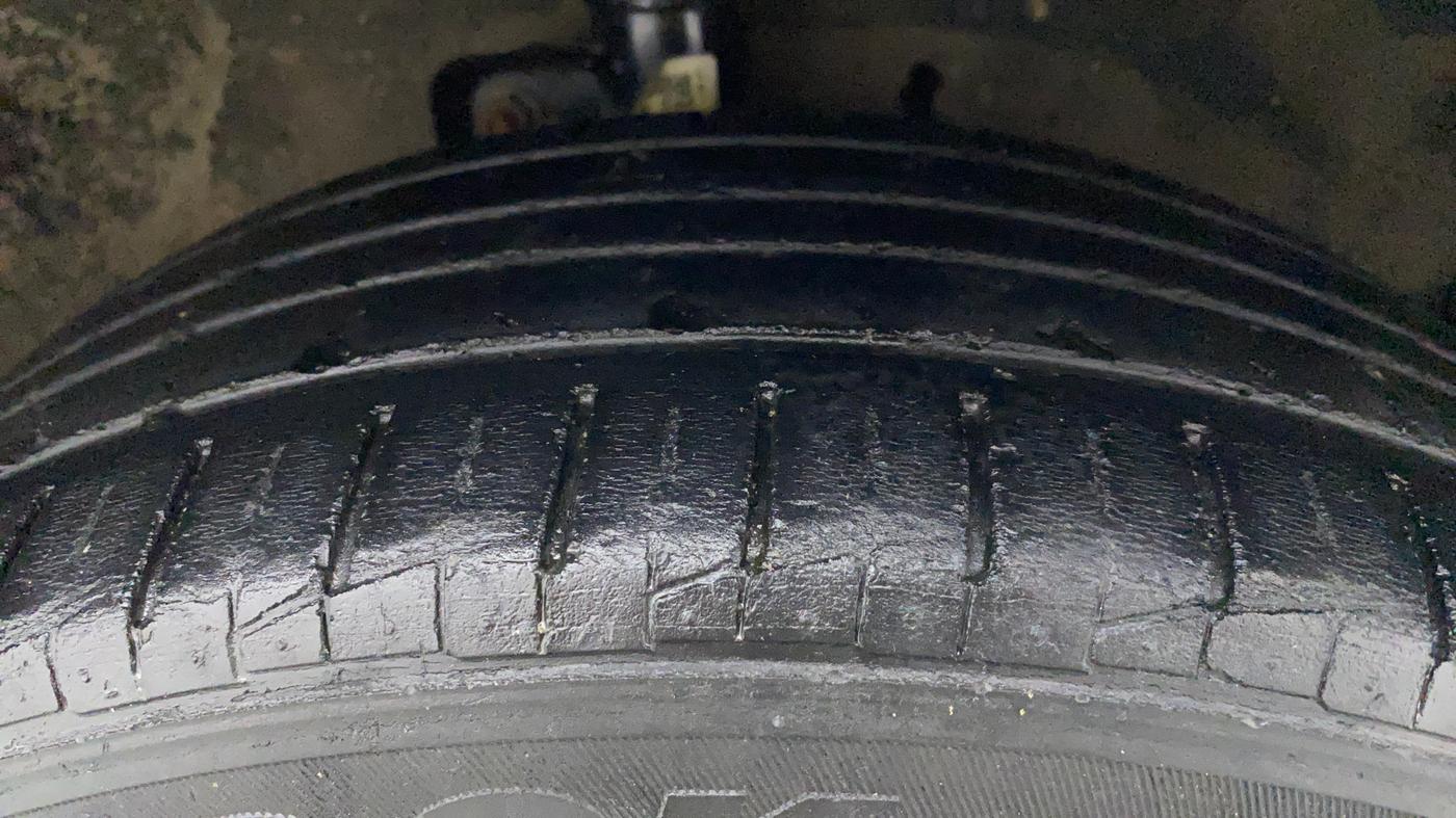 2015 Maruti Celerio VXI AMT, Petrol, Automatic, 1,20,565 km, Right Front Tyre Tread