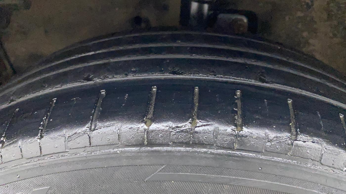 2015 Maruti Celerio VXI AMT, Petrol, Automatic, 1,20,565 km, Left Front Tyre Tread