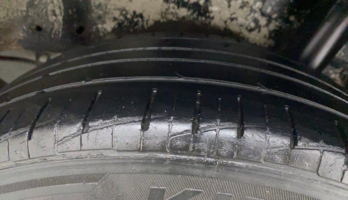 2015 Maruti Celerio VXI AMT, Petrol, Automatic, 1,20,565 km, Left Rear Tyre Tread