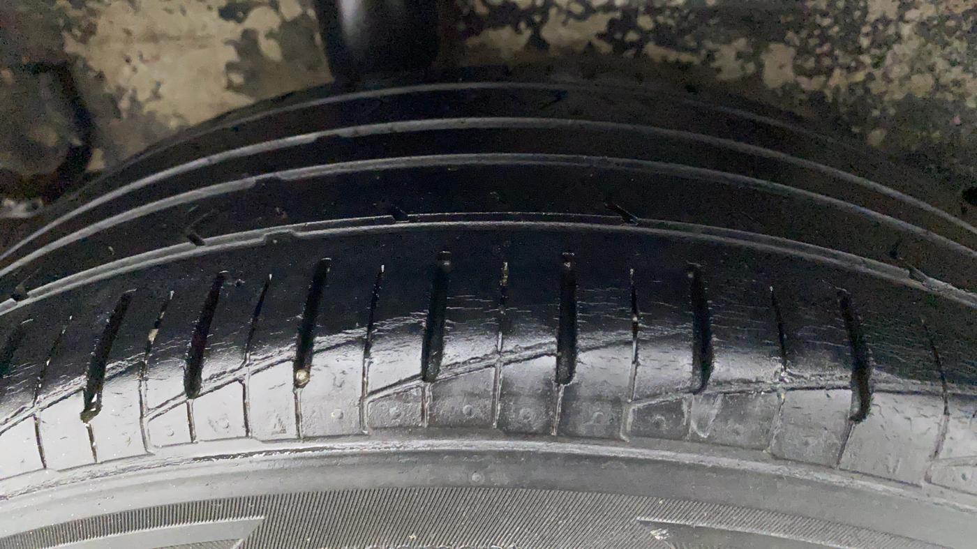 2015 Maruti Celerio VXI AMT, Petrol, Automatic, 1,20,565 km, Right Rear Tyre Tread