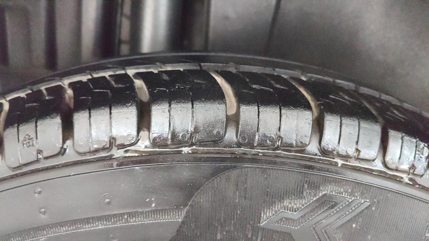 2016 Maruti Swift LXI, Petrol, Manual, 1,17,371 km, Right Rear Tyre Tread