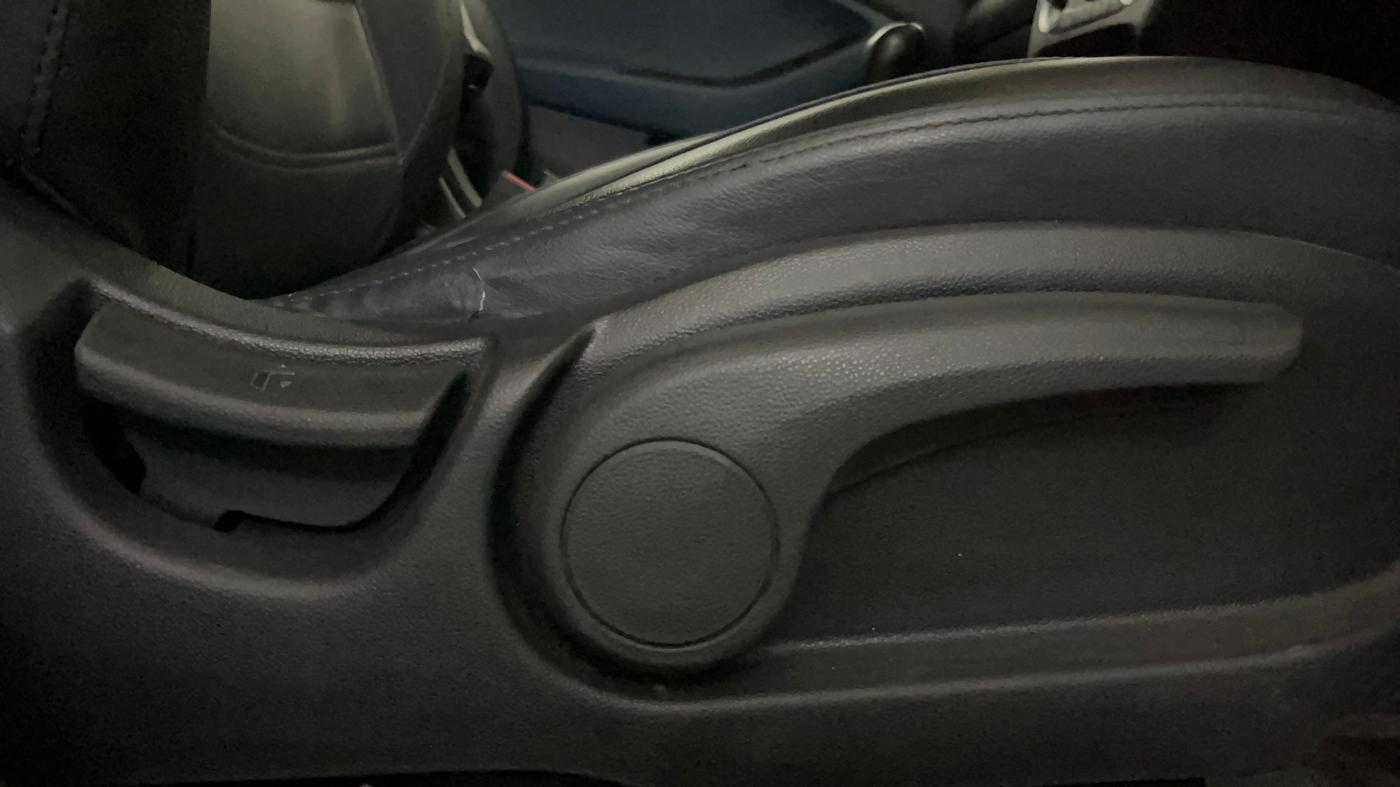 2016 Hyundai i20 Active 1.2 S, Petrol, Manual, 53,879 km, Driver Side Adjustment Panel