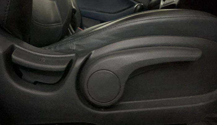 2016 Hyundai i20 Active 1.2 S, Petrol, Manual, 53,799 km, Driver Side Adjustment Panel