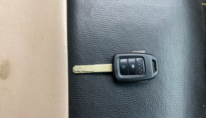 2019 Honda Amaze 1.2L I-VTEC S, Petrol, Manual, 1,30,770 km, Key Close Up