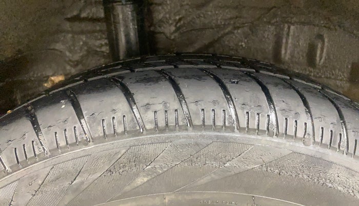 2019 Honda Amaze 1.2L I-VTEC S, Petrol, Manual, 1,30,770 km, Right Rear Tyre Tread