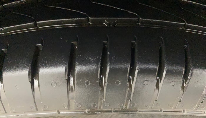 2019 Hyundai Elite i20 SPORTZ PLUS 1.2, Petrol, Manual, 59,323 km, Right Front Tyre Tread