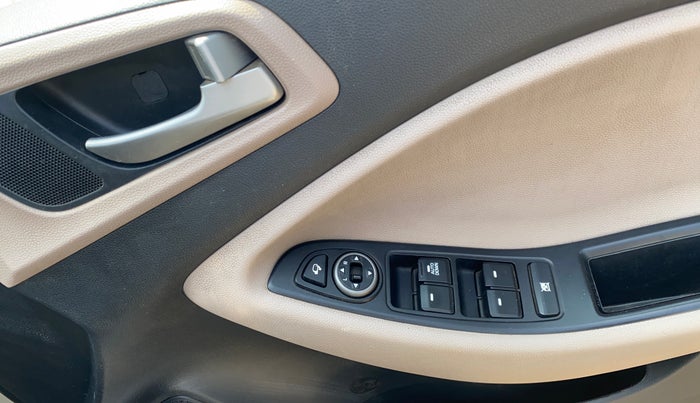 2019 Hyundai Elite i20 SPORTZ PLUS 1.2, Petrol, Manual, 59,323 km, Driver Side Door Panels Control