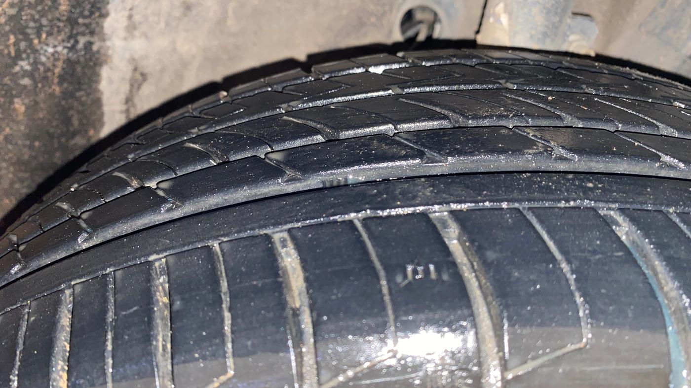 2019 Maruti Baleno ALPHA PETROL 1.2, Petrol, Manual, 93,879 km, Right Front Tyre Tread