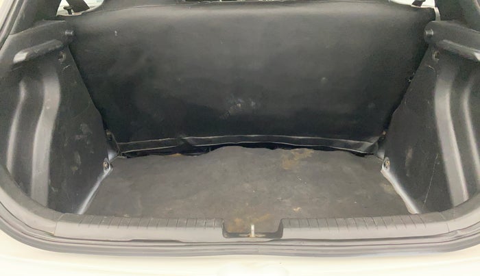 2015 Hyundai Elite i20 MAGNA 1.2, Petrol, Manual, 98,620 km, Boot Inside