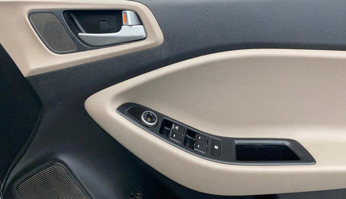 2015 Hyundai Elite i20 MAGNA 1.2, Petrol, Manual, 98,620 km, Driver Side Door Panels Control